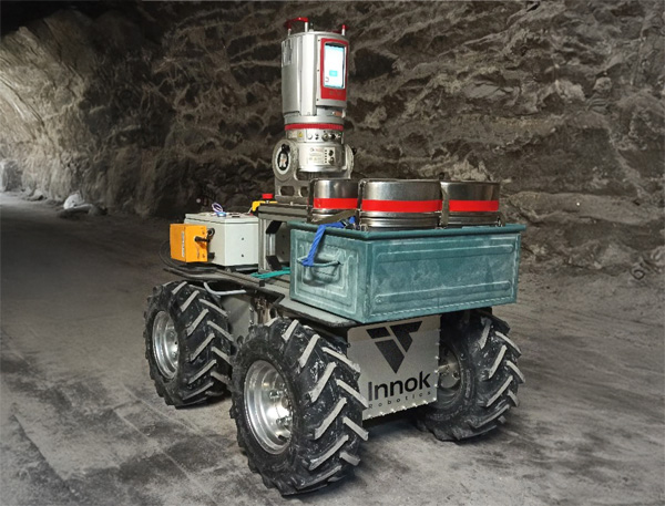 files/dateien/images/Produkte/Innok%20Robotics/log-robot_innok-produkte-inspectos-tunnel.jpg